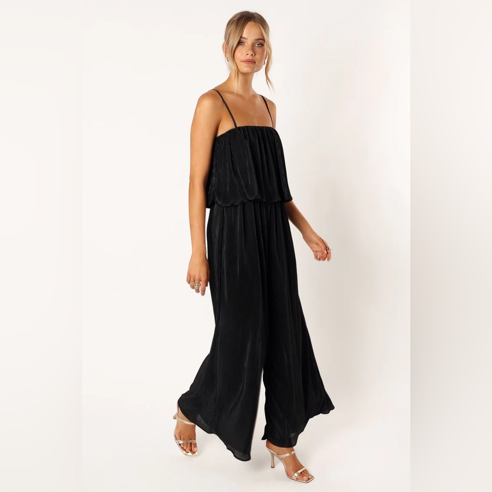 New JILLIAN PLISSE JUMPSUIT - BLACK
